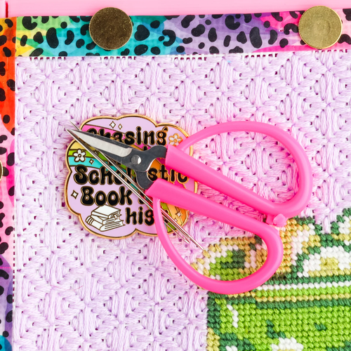 Book Fair High Needle Minder